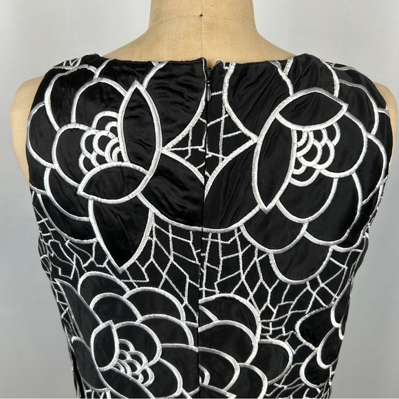 NEW Sachin + Babi Anthropology Black White Petalwork Embroidered Shift Dress 10 - Picture 6 of 14